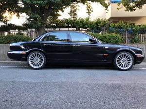 ジャガーXJ X350 ブラック